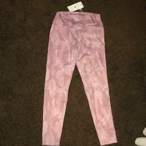 Buff Bunny Mauve camo leggings size large